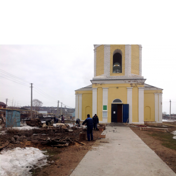В храме Макария Желтоводского прошла уборка храма и территории перед празднованием Светлого Христова Воскресения!